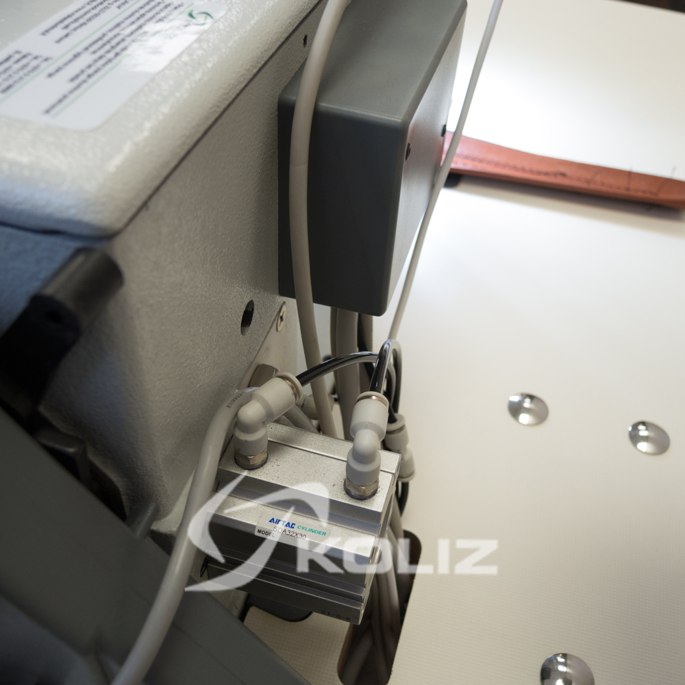 HIGHLEAD GC20688-1-D lockstitch machine with compound feed and thread trimmer - Image 12